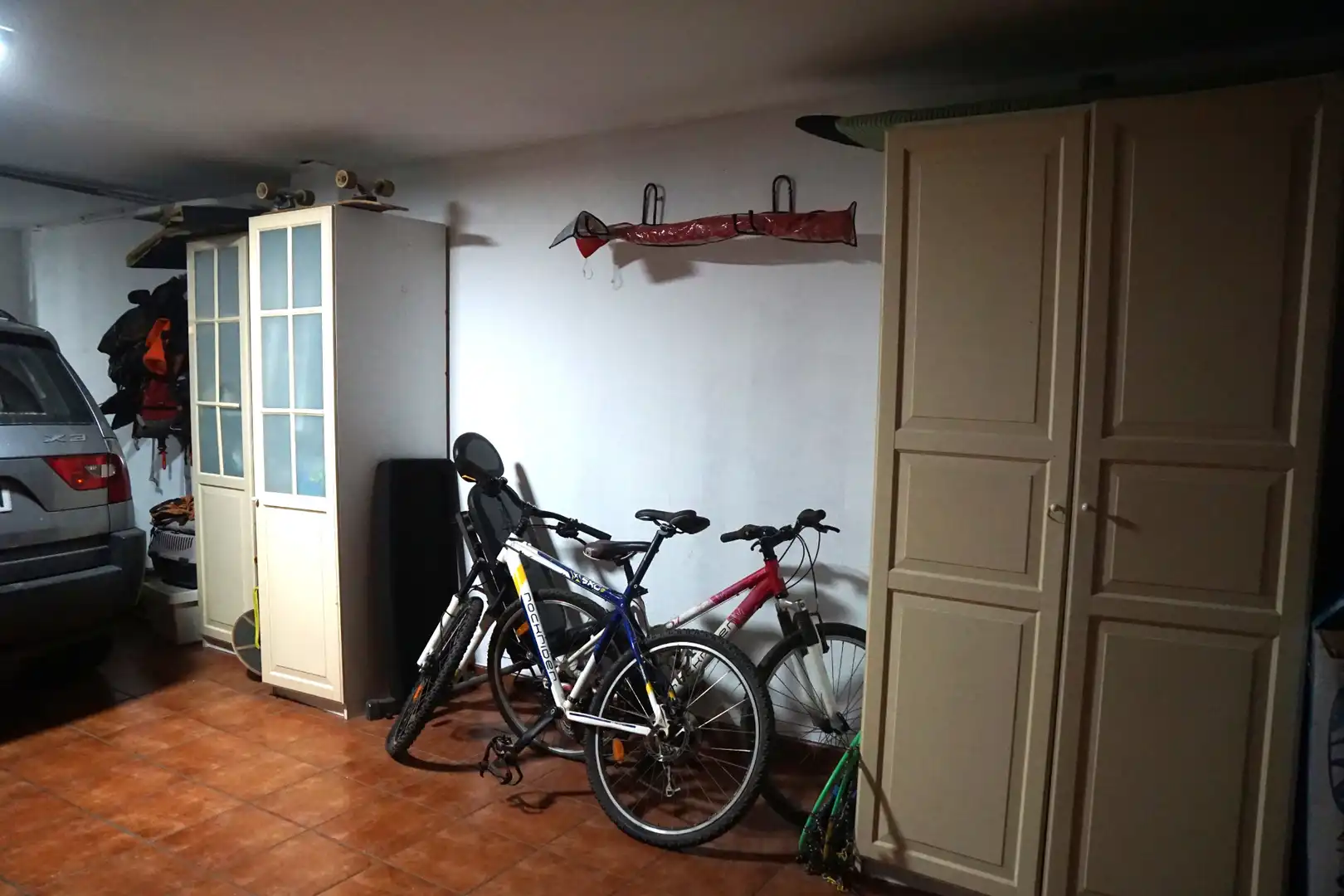 Einfamilien-Reihenhaus zum Verkauf in Badalona mit Klimaanlage, Heizung und Privatgarten
