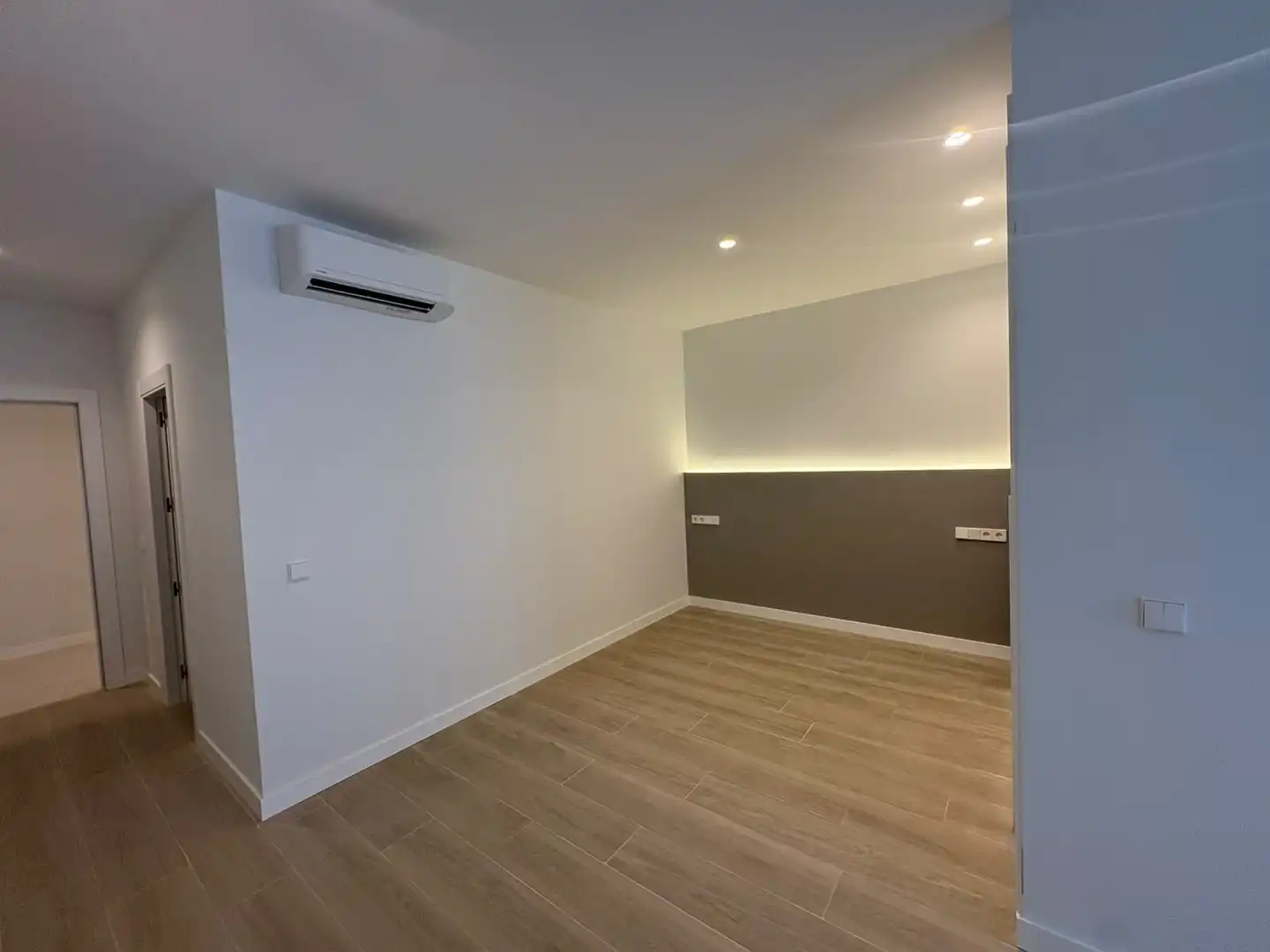 Appartamento con terrazza in affitto a Calle San Serapio, imagen 8