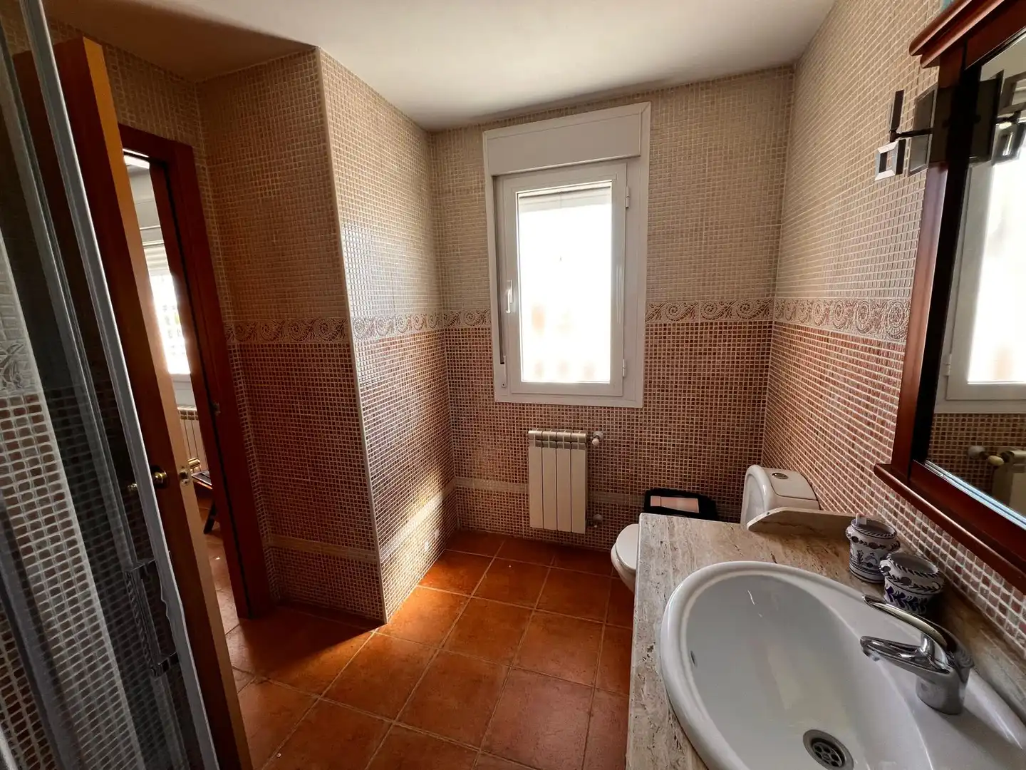 Baño de Casa adosada en venta en Pozuelo del Rey con Calefacción, Piscina y Amueblado