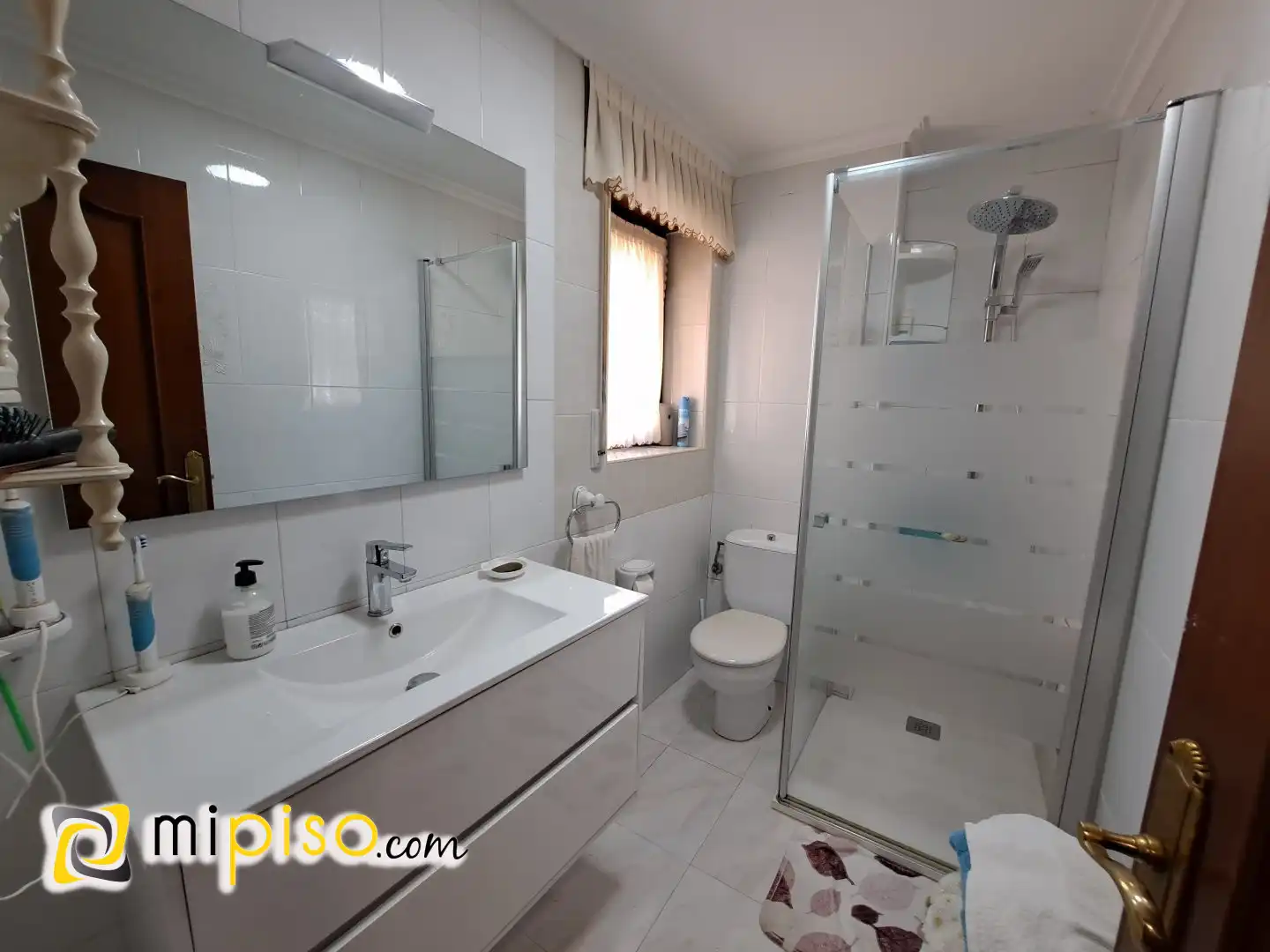 Baño de Casa o chalet en venta en Laredo con Calefacción, Terraza y Trastero