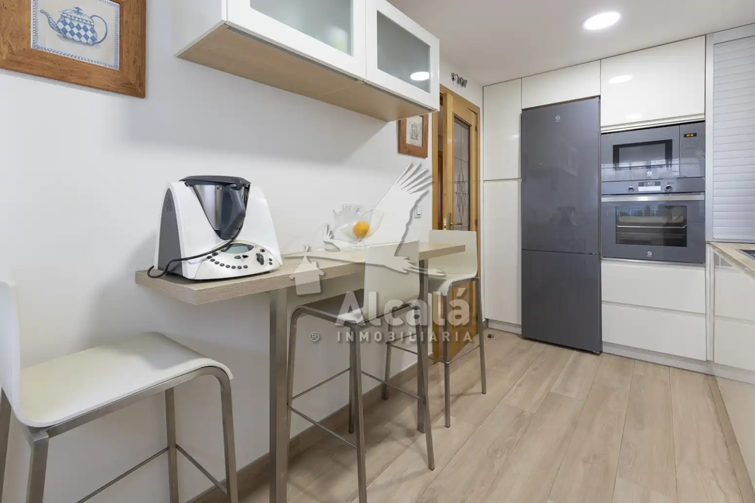 Kitchen of Houses for sale in Alcalá de Henares  with Air Conditioner, Heating and Parquet flooring