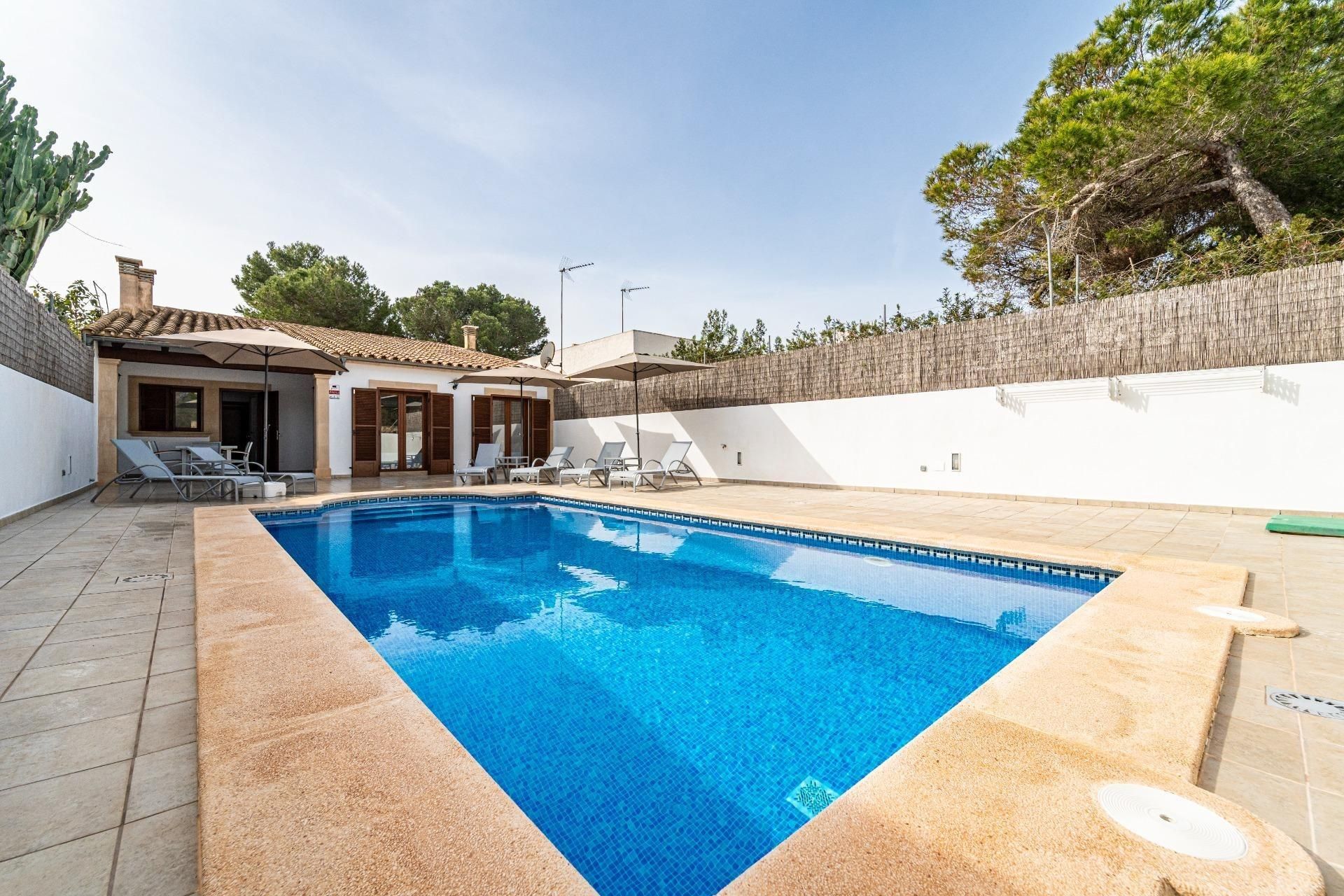 Piscina de Casa adosada en venda en Llucmajor amb Terrassa i Piscina