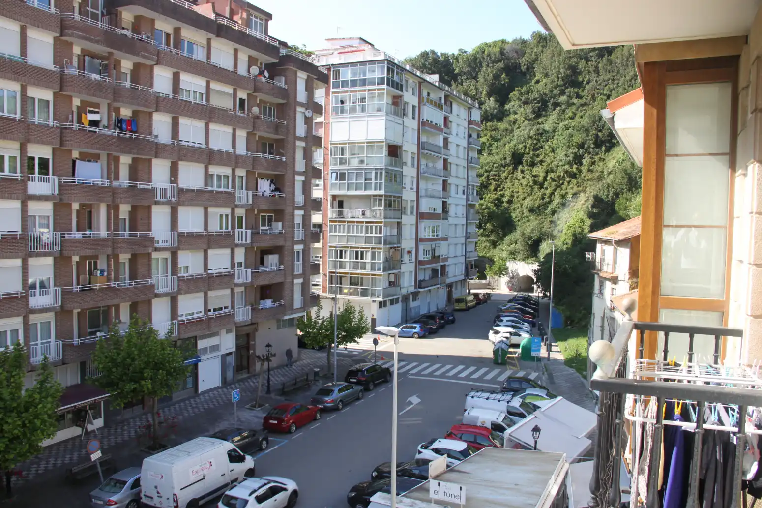 Vista exterior de Dúplex en venda en Laredo amb Calefacció i Balcó