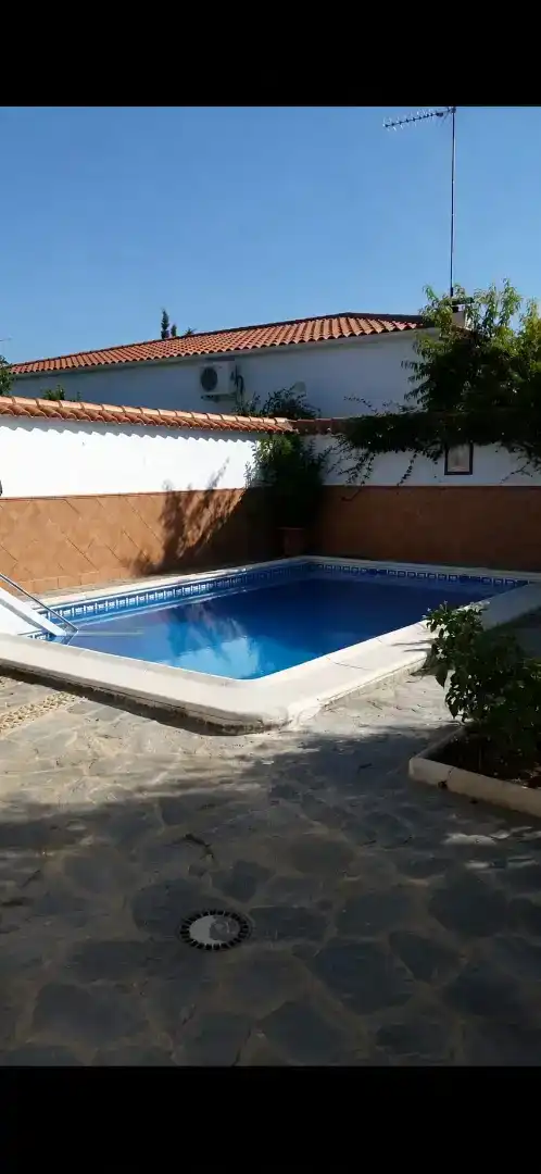 Piscina de Casa adosada en venda en Torrecampo amb Aire condicionat, Piscina i Moblat