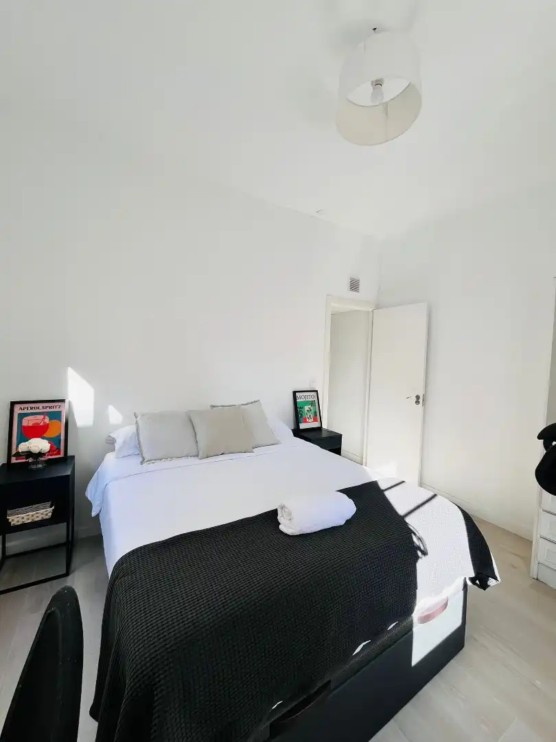 Schlafzimmer von Wohnung zur untervermieten in Madrid mit Klimaanlage, Heizung und Möbliert