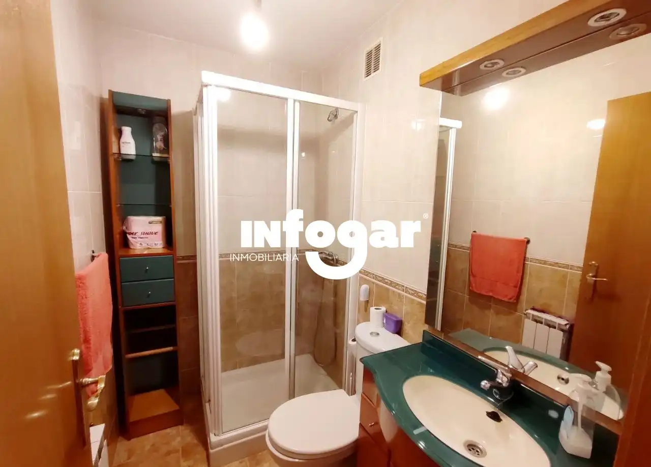 Baño de Piso en venta en A Guarda   con Calefacción, Parquet y Trastero
