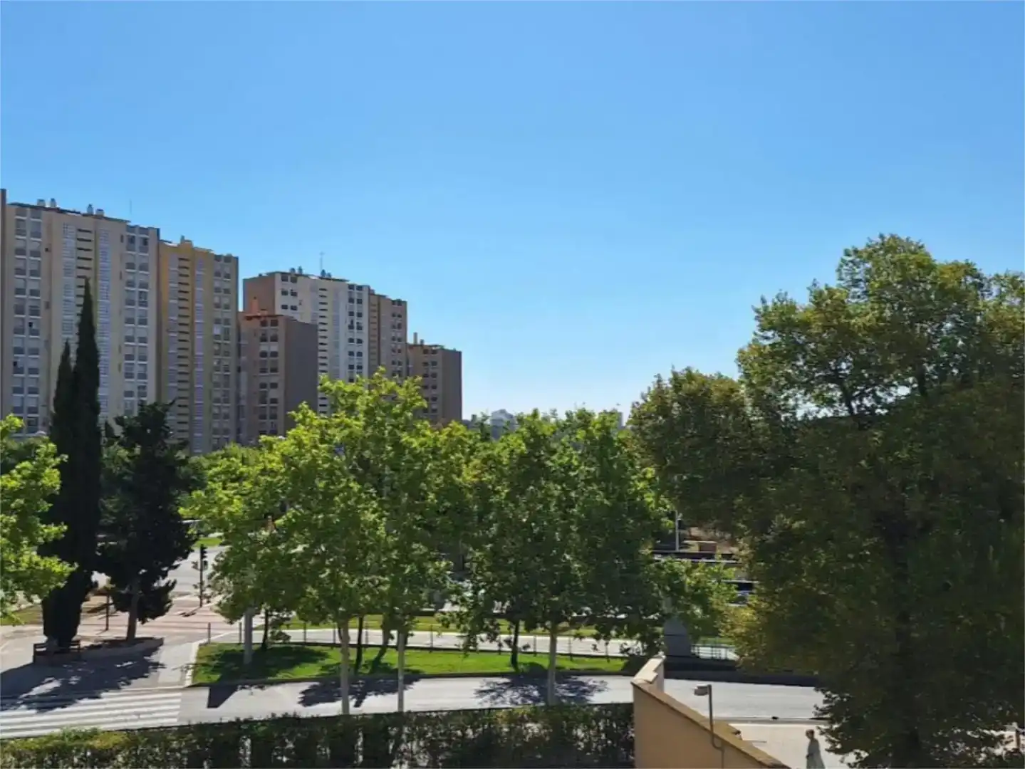Außenansicht von Wohnung zur Miete in  Zaragoza Capital