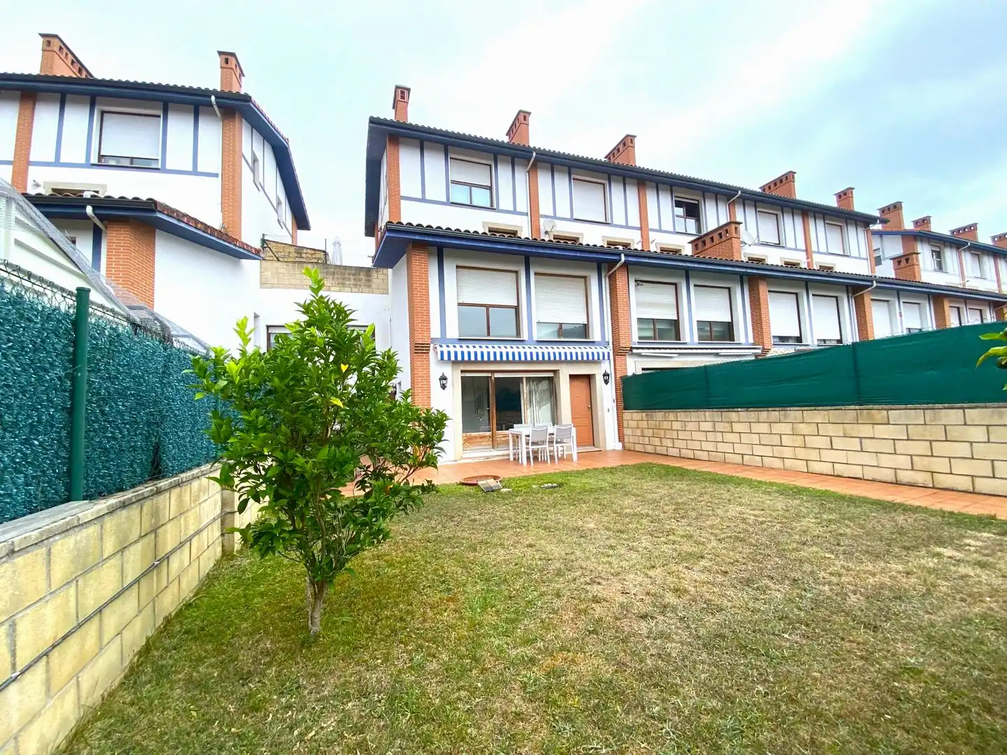 Jardín de Casa o chalet en venta en Castro-Urdiales con Calefacción y Piscina comunitaria