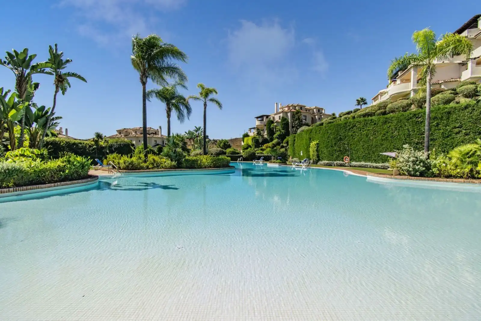 Swimming pool of Flat for sale in Benahavís  with Air Conditioner, Furnished and TV
