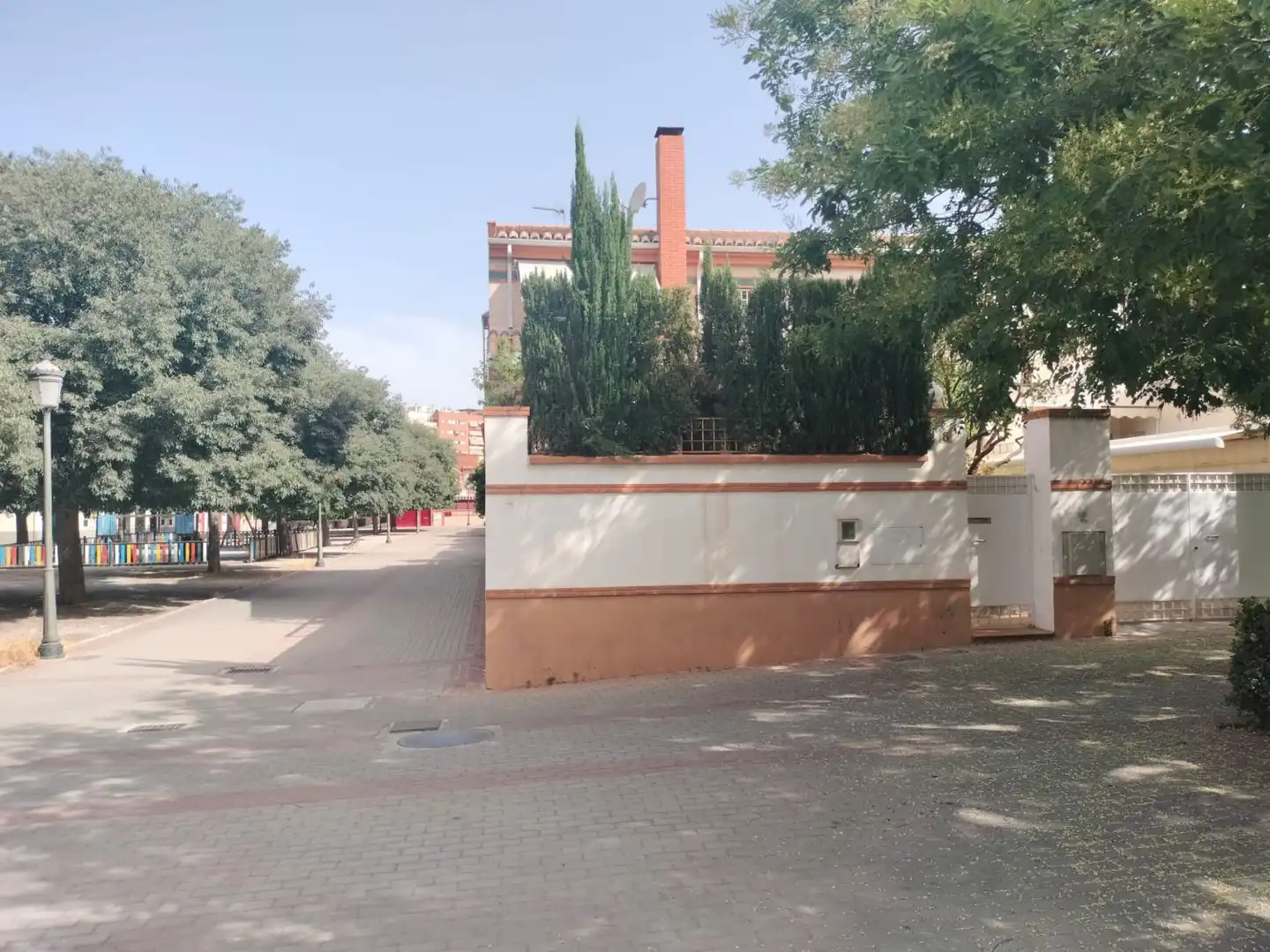 Vista exterior de Casa o xalet en venda en Granada amb Aire condicionat, Calefacció i Terrassa