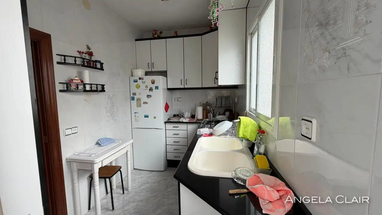 Kitchen of Flat for sale in Barcelona  with Terrace and Balcony