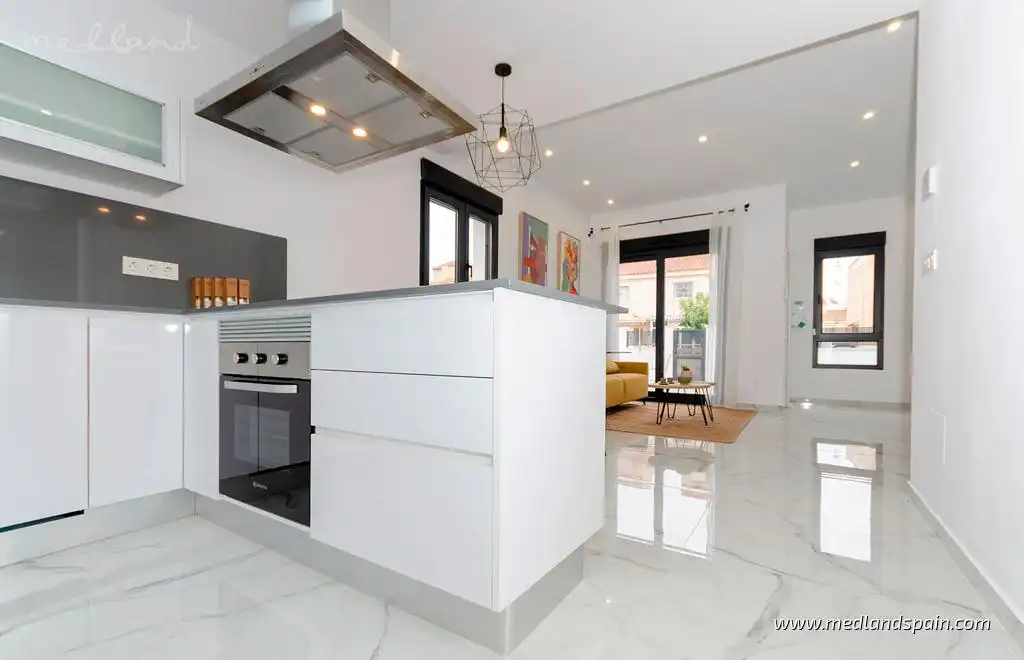 Detached house with pool for sale in Zona Carrefour - Urbanizaciones, imagen 4