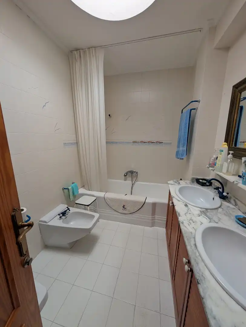 Baño de Piso en venta en Santander con Calefacción, Terraza y Trastero