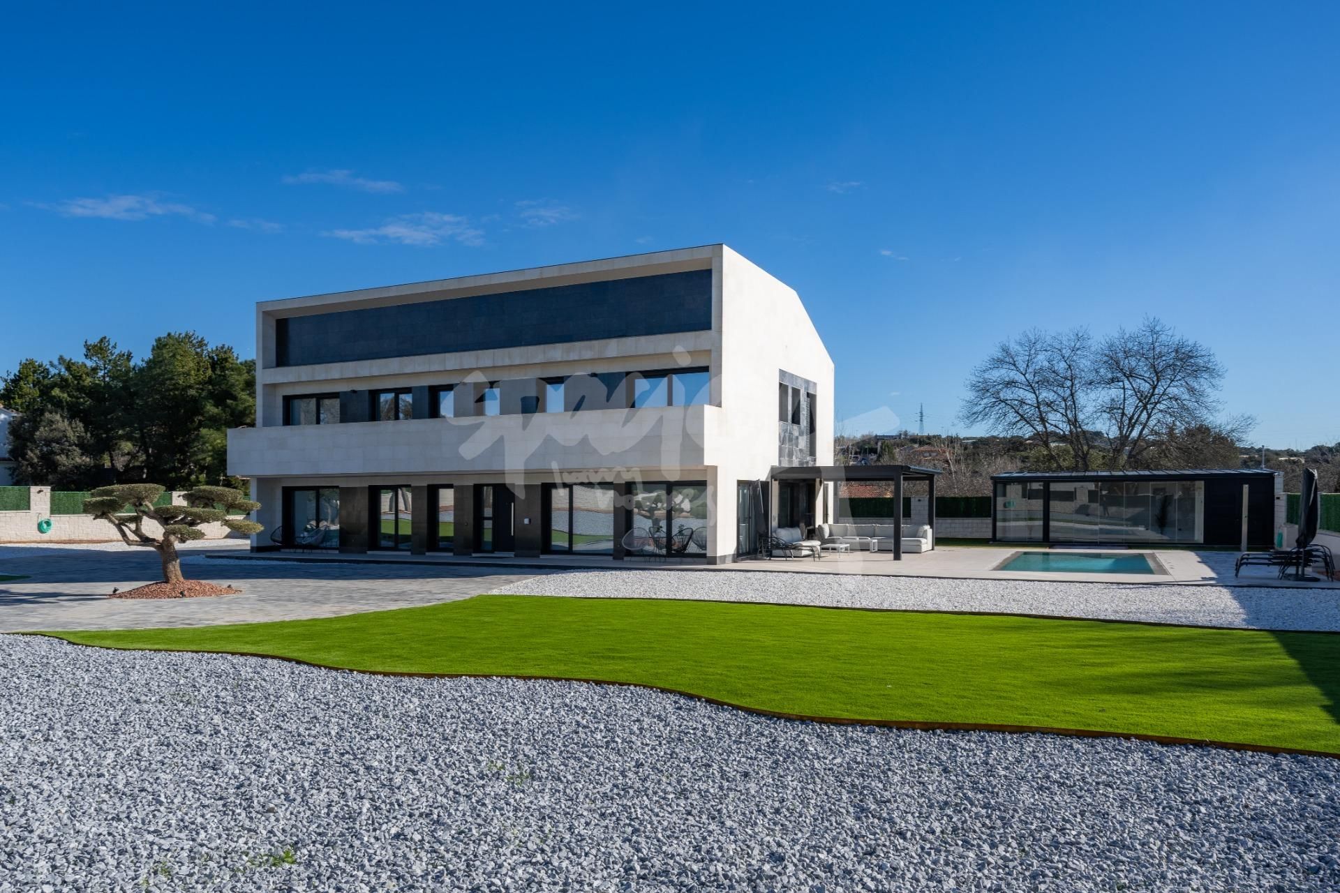 Vista exterior de Casa o chalet en venta en Colmenarejo con Jardín privado, Terraza y Piscina