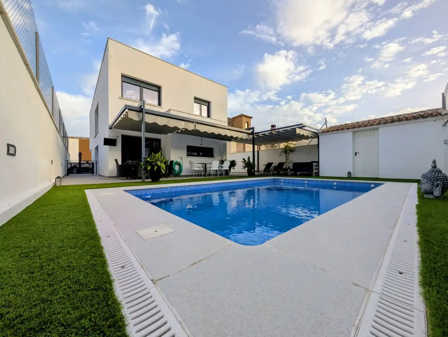 Piscina de Casa o xalet en venda en Loja amb Aire condicionat, Calefacció i Jardí privat
