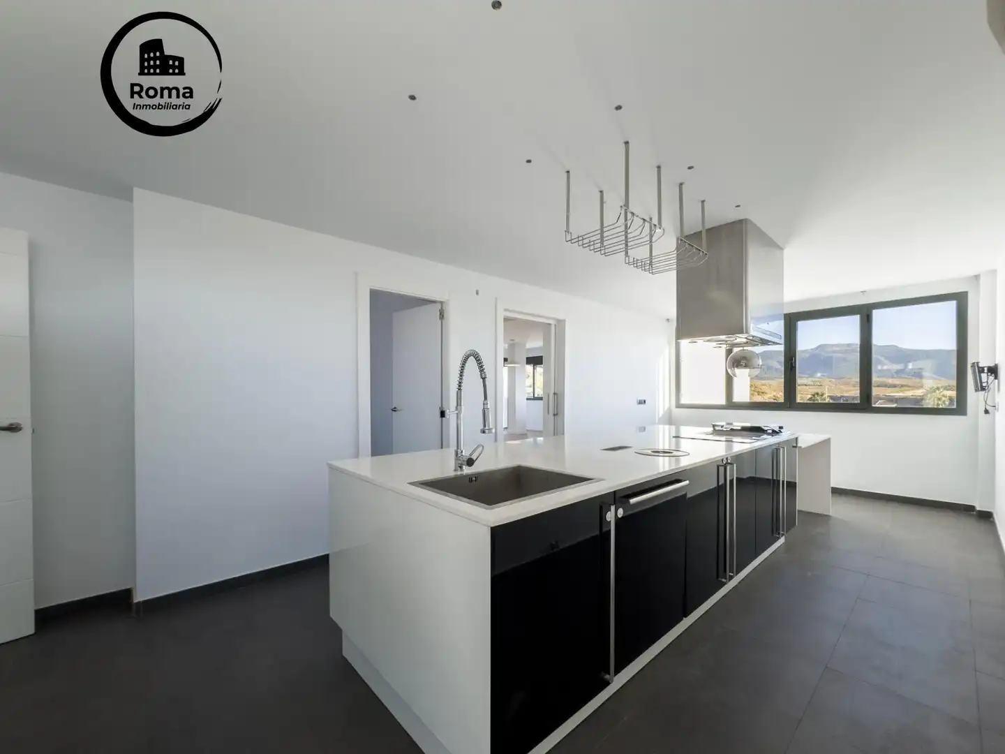 Cocina de Casa o chalet en venta en La Zubia con Aire acondicionado, Calefacción y Jardín privado