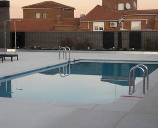 Piscina de Pis de lloguer en  Toledo Capital amb Aire condicionat, Jardí privat i Traster