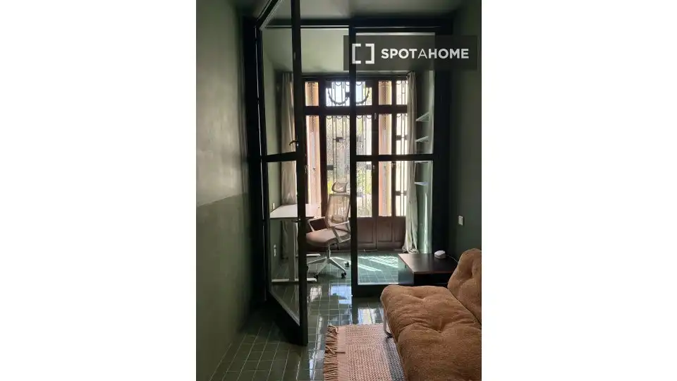 Habitación de Piso de alquiler en Sant Boi de Llobregat con Aire acondicionado, Calefacción y Amueblado