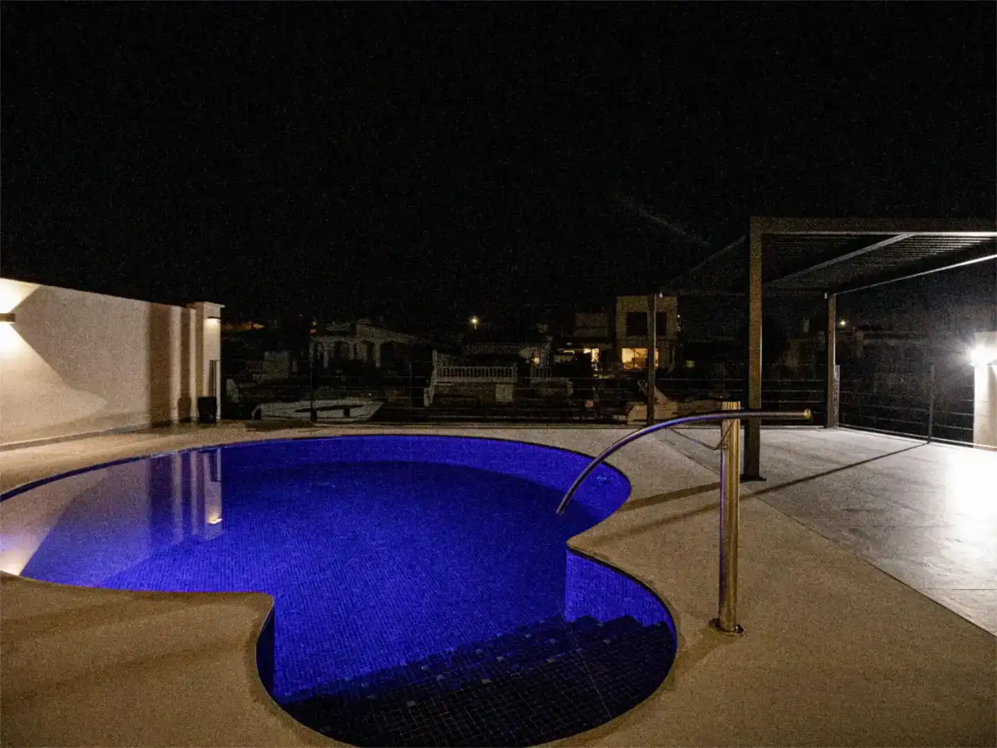 Swimming pool of Houses for sale in Empuriabrava  with Air Conditioner, Swimming Pool and Balcony