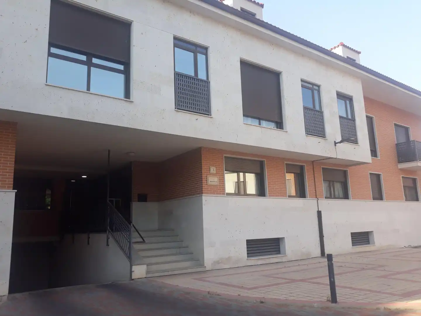 Exterior view of Garage for sale in Arroyo de la Encomienda