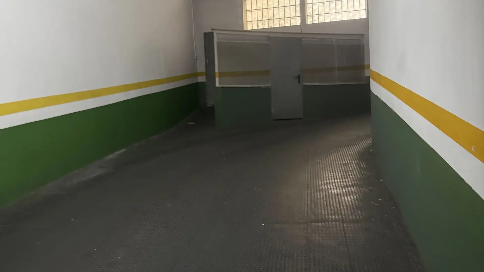 Garage for rent in Ourense Capital 