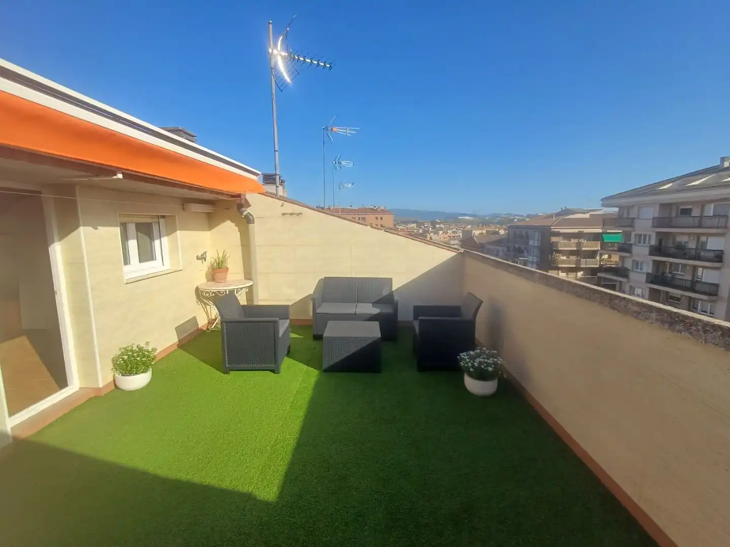 Adosado con jardín en venta en Carrer de la Pau 84