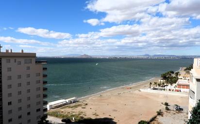 Vista exterior de Àtic en venda en La Manga del Mar Menor amb Aire condicionat, Terrassa i Balcó