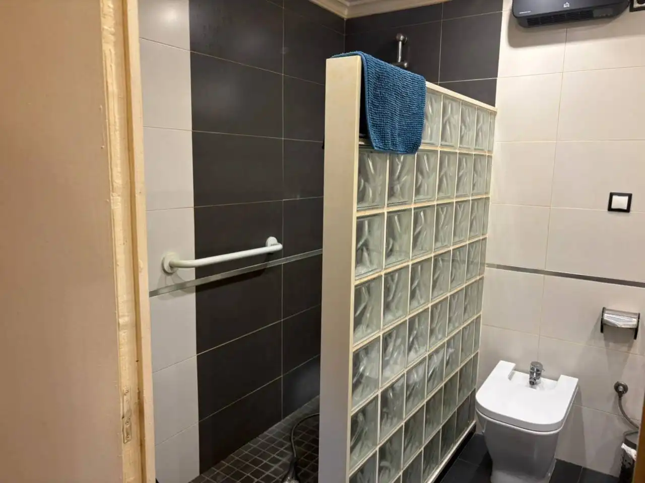 Bathroom of Flat for sale in Alcoy / Alcoi  with Air Conditioner, Heating and Terrace