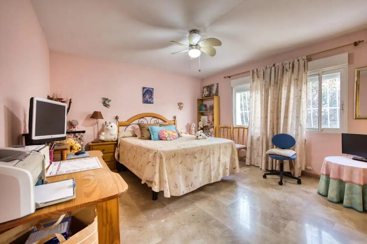 Habitación de Casa o chalet en venta en L'Alfàs del Pi con Aire acondicionado, Calefacción y Jardín privado