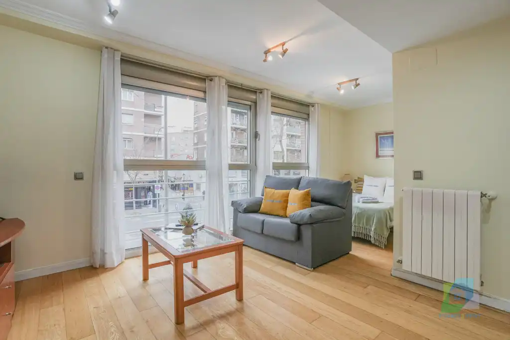 Appartement avec ascenseur à louer à Calle de Embajadores 167