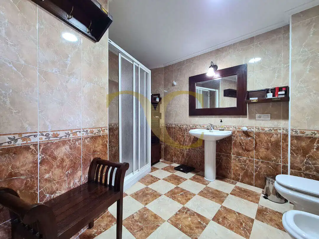 Baño de Dúplex en venta en Soto del Barco con Calefacción y Amueblado