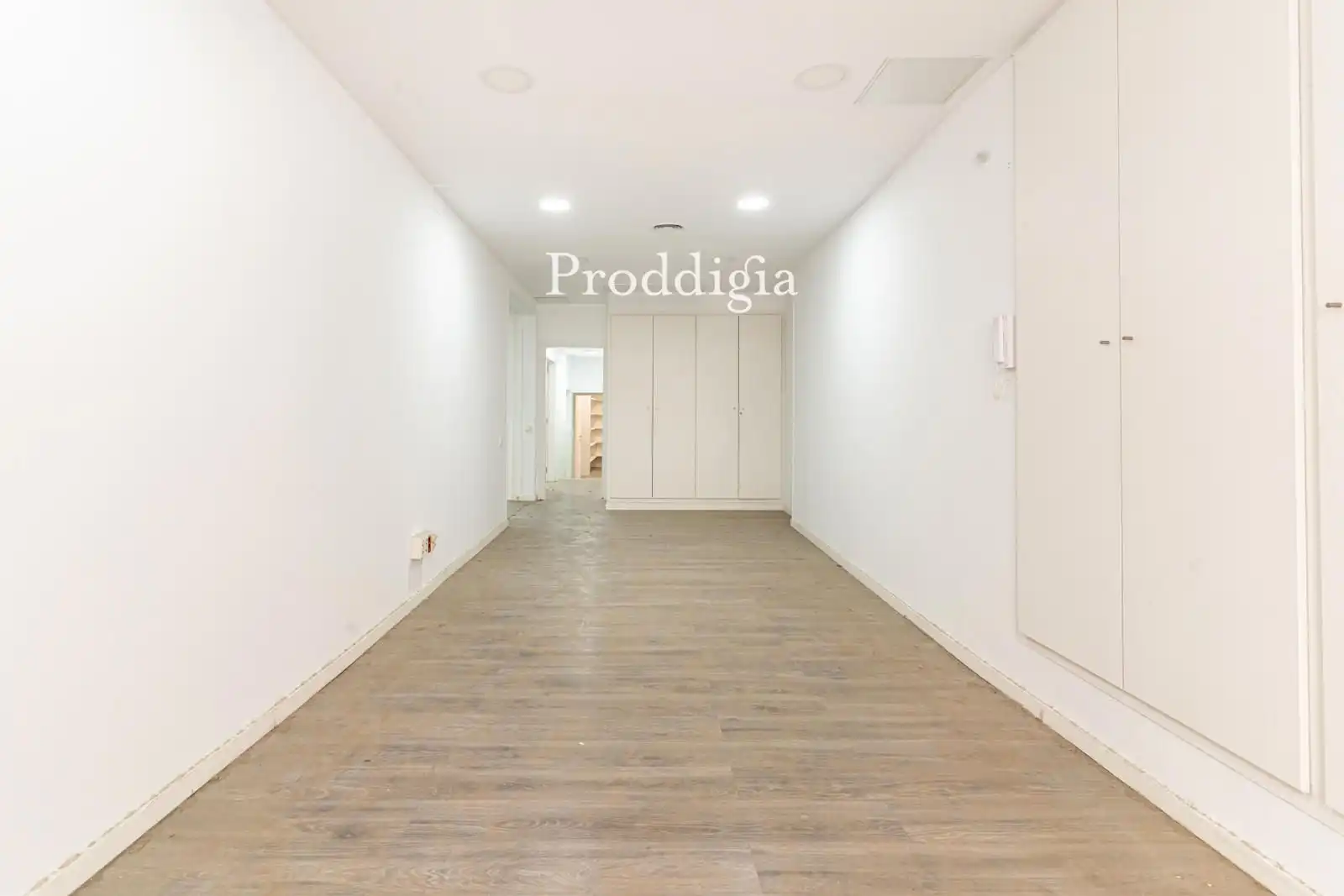 Office for sale in Barcelona  with Air Conditioner