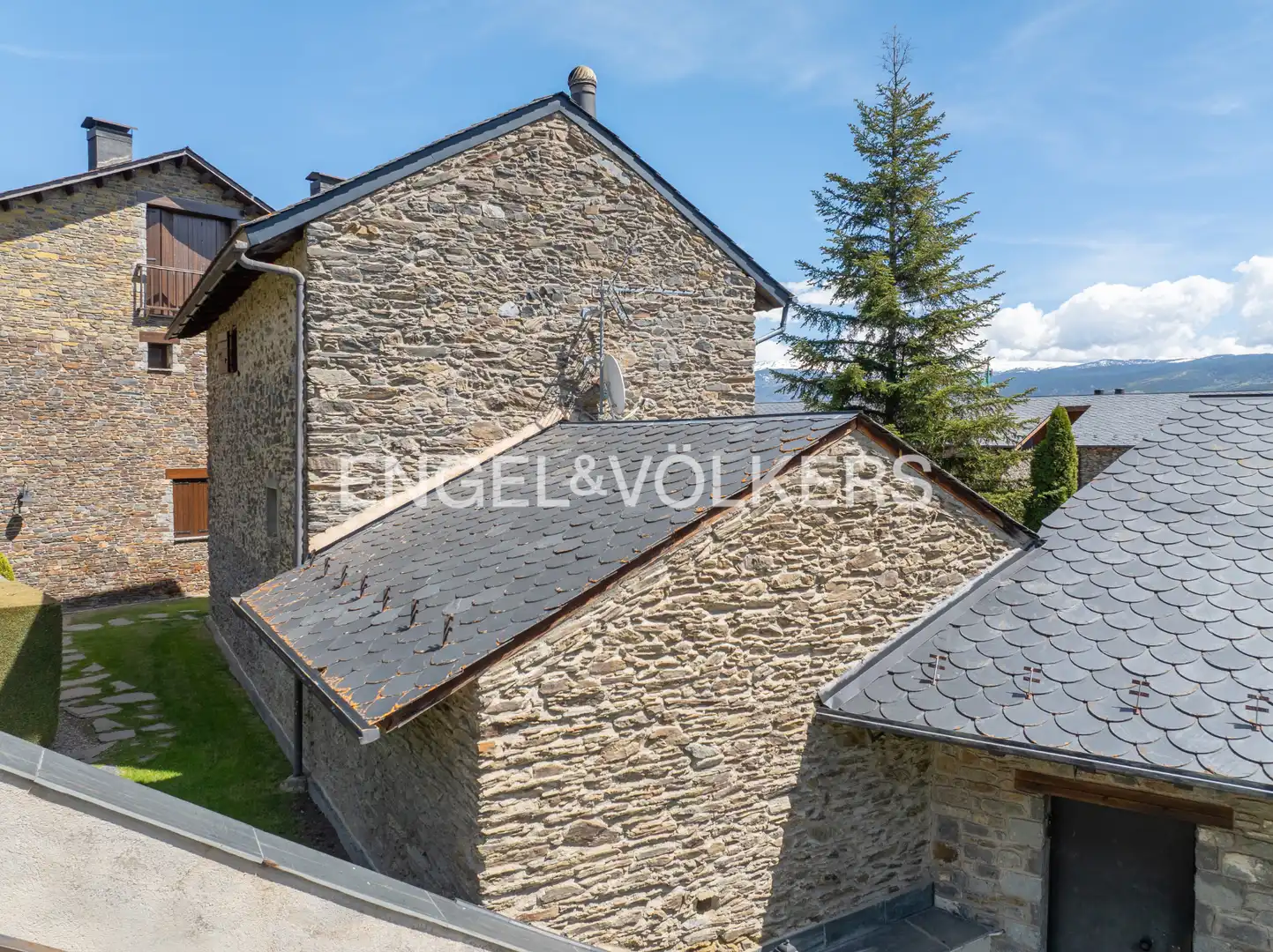 Vista exterior de Casa o chalet en venta en Bolvir con Calefacción, Jardín privado y Parquet