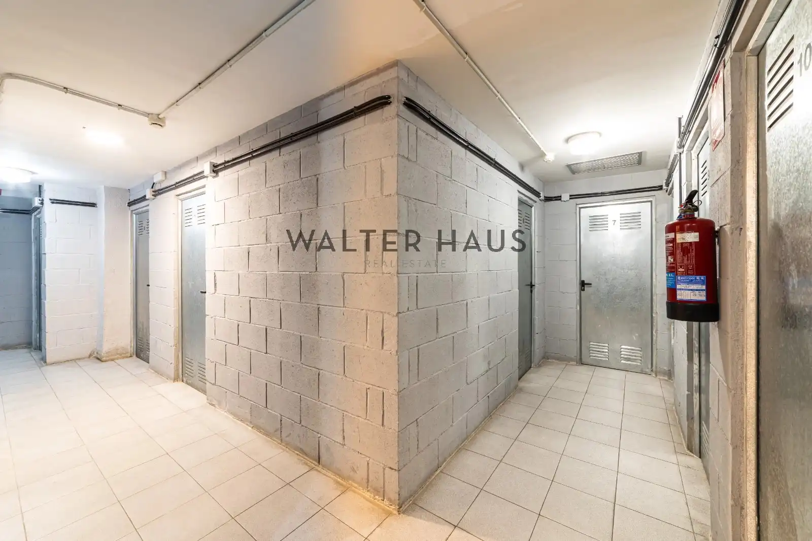 Flat for sale in Madrid  with Air Conditioner, Heating and Storage room