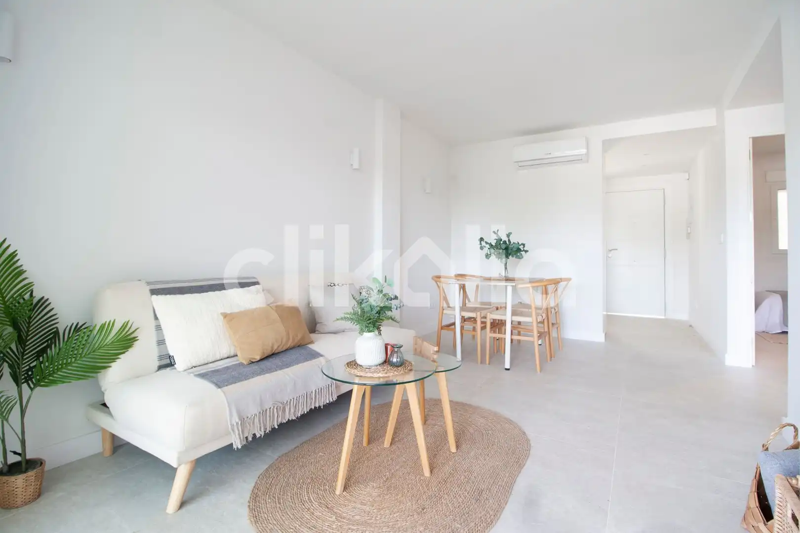 Living room of Flat for sale in Marbella  with Air Conditioner, Private garden and Terrace