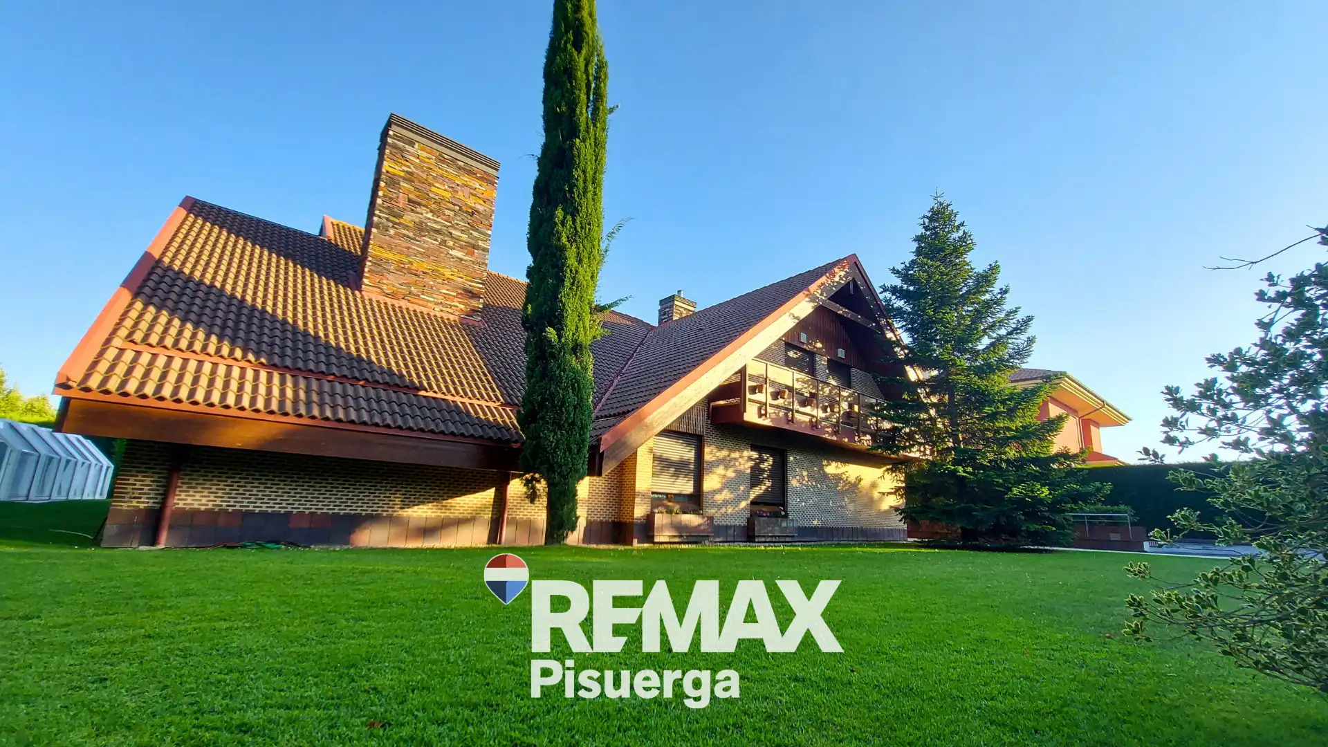 Vista exterior de Casa o xalet en venda en Boecillo amb Aire condicionat, Calefacció i Jardí privat