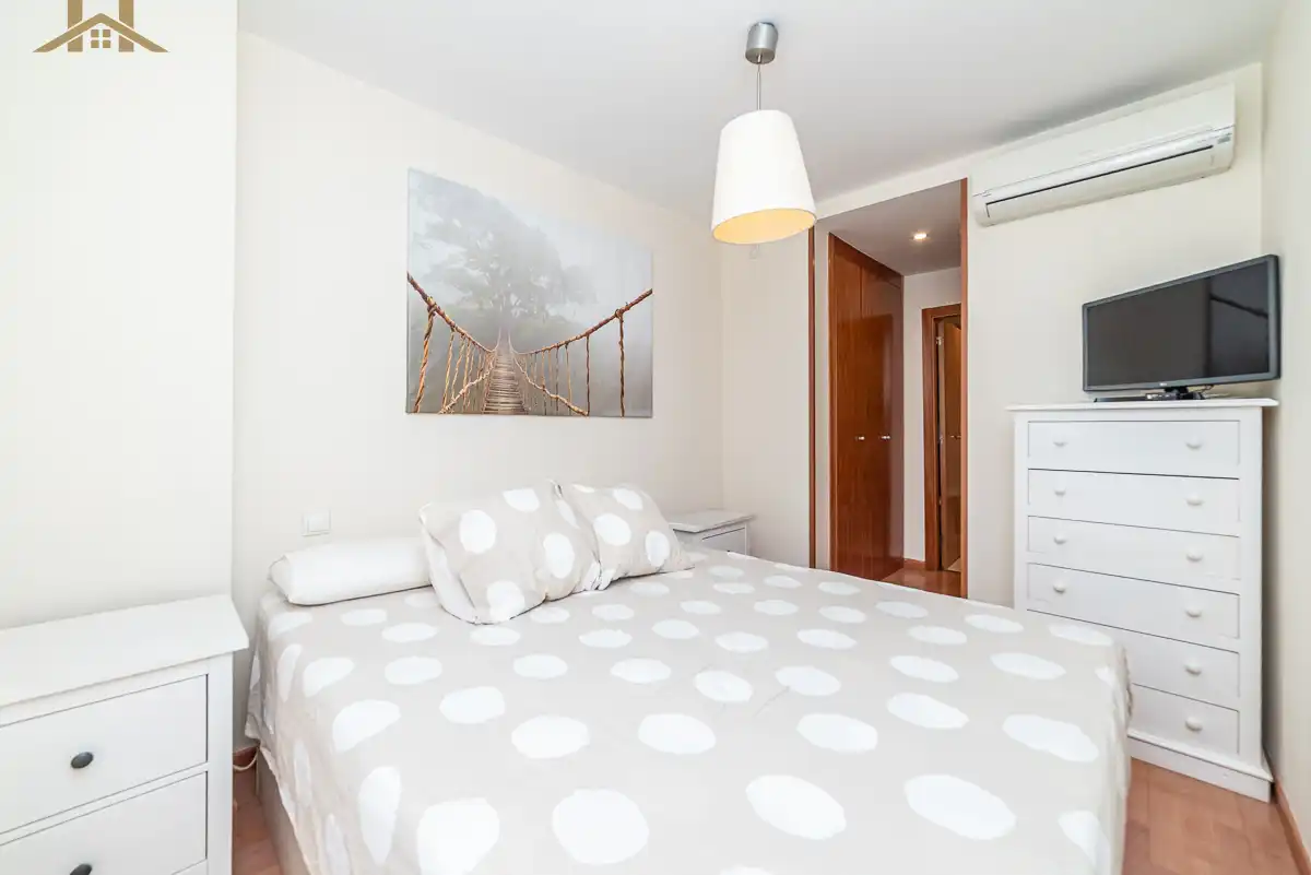 Habitación de Planta baja en venta en Arroyomolinos (Madrid) con Aire acondicionado, Calefacción y Jardín privado