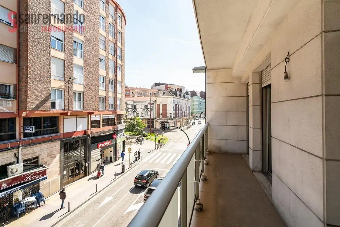 Außenansicht von Wohnung zum Verkauf in Torrelavega 