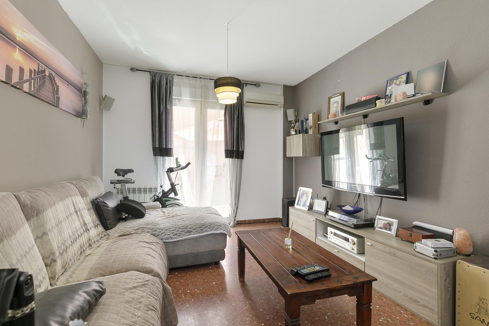 Sala d'estar de Casa adosada en venda en Otura amb Aire condicionat, Calefacció i Terrassa