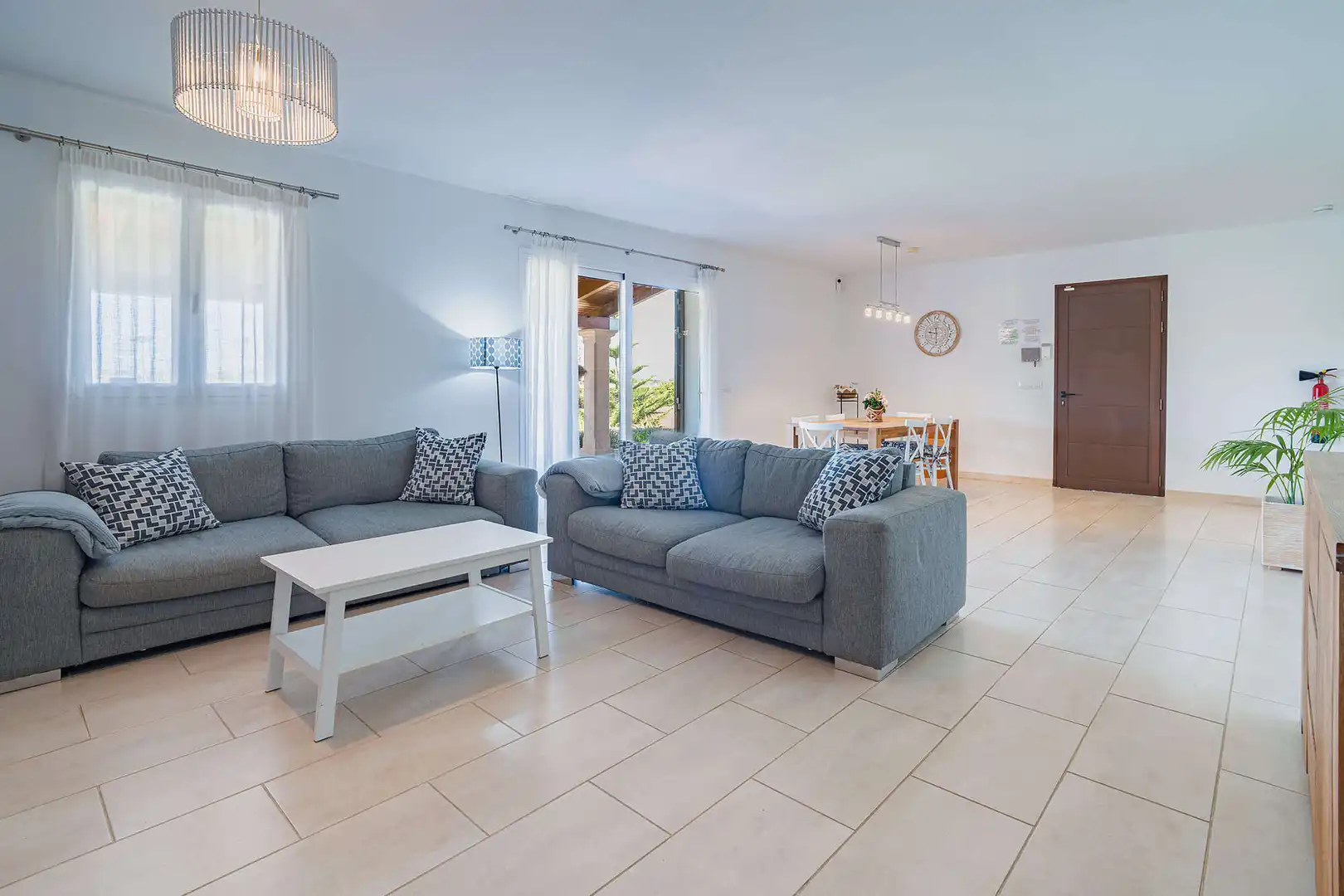 Sala d'estar de Finca rústica en venda en Sa Pobla amb Terrassa i Moblat