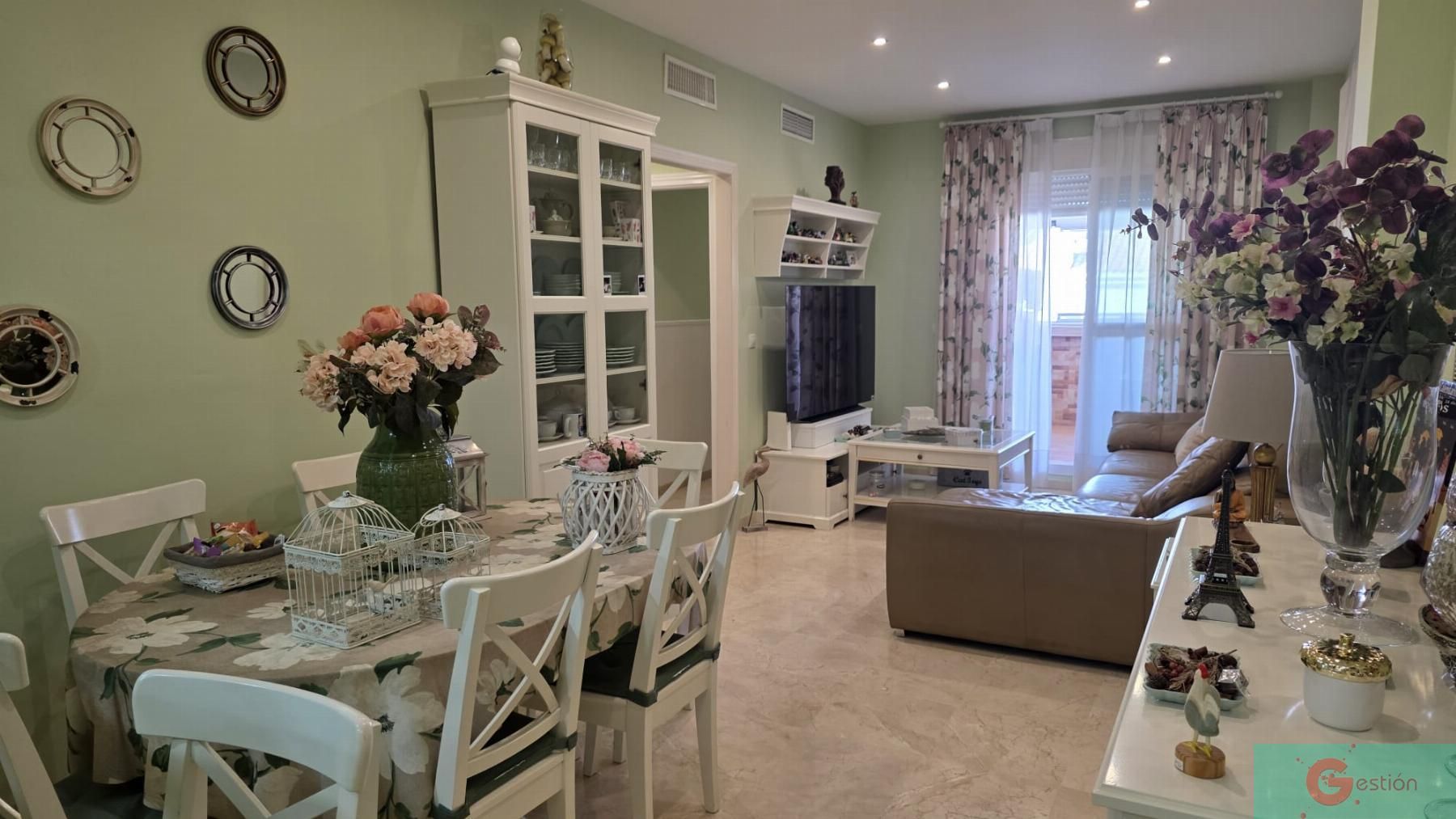 Living room of Apartment for sale in Estepona  with Air Conditioner, Terrace and Storage room