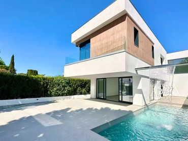 Casa con piscina in vendita a Requesens