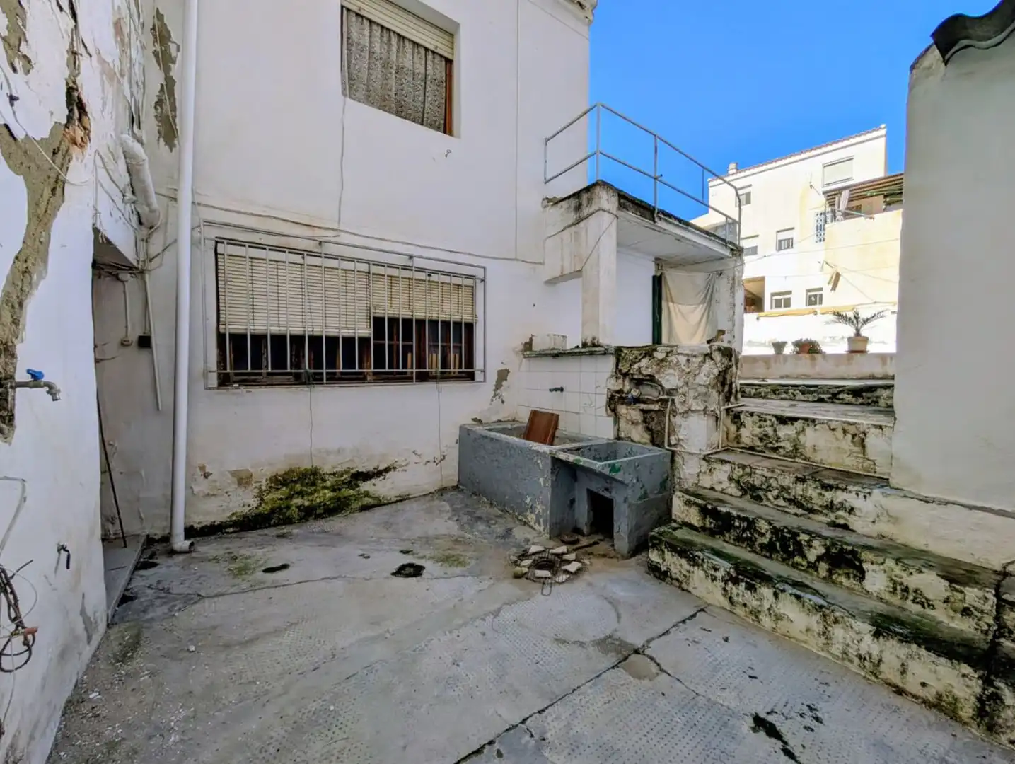 Vista exterior de Casa o xalet en venda en Loja amb Terrassa