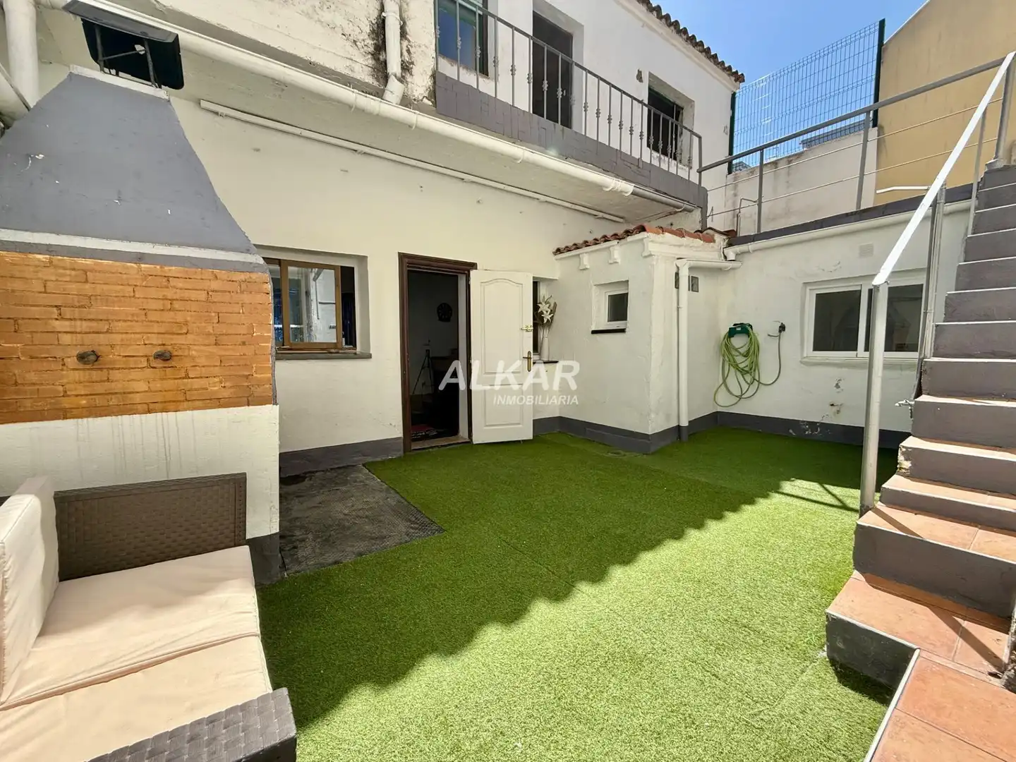 Vista exterior de Casa o chalet en venta en Tudela con Aire acondicionado, Calefacción y Parquet