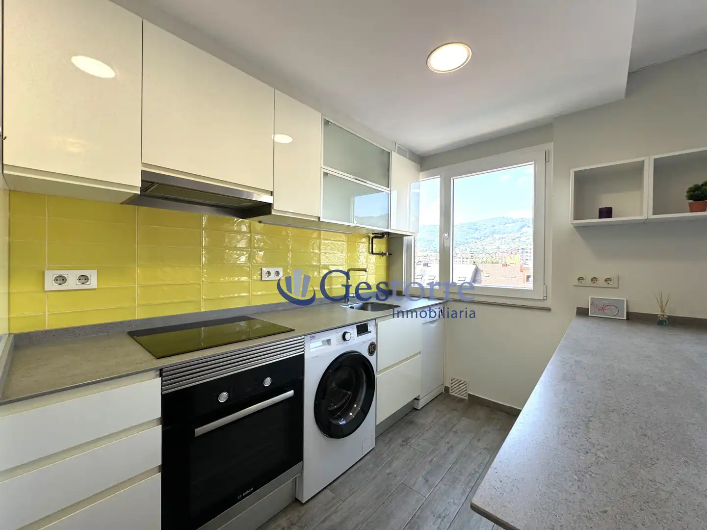 Flat for rent in Calle Martinez Cachero, Parque del Oeste