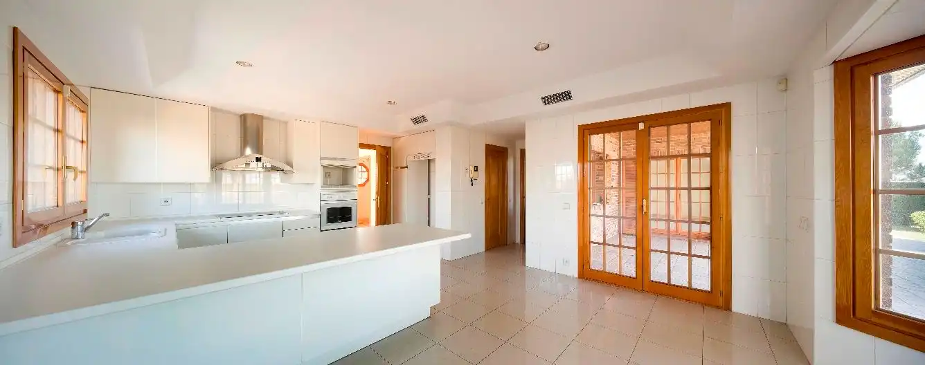 Cuina de Casa o xalet de lloguer en La Moraleja amb Aire condicionat, Calefacció i Jardí privat