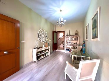 Maison mitoyenne avec balcon à vendre à La Carlota
