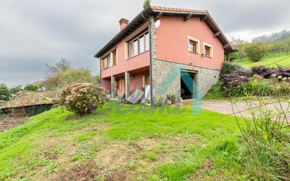 Vista exterior de Casa o xalet en venda en Villaviciosa amb Calefacció, Jardí privat i Terrassa