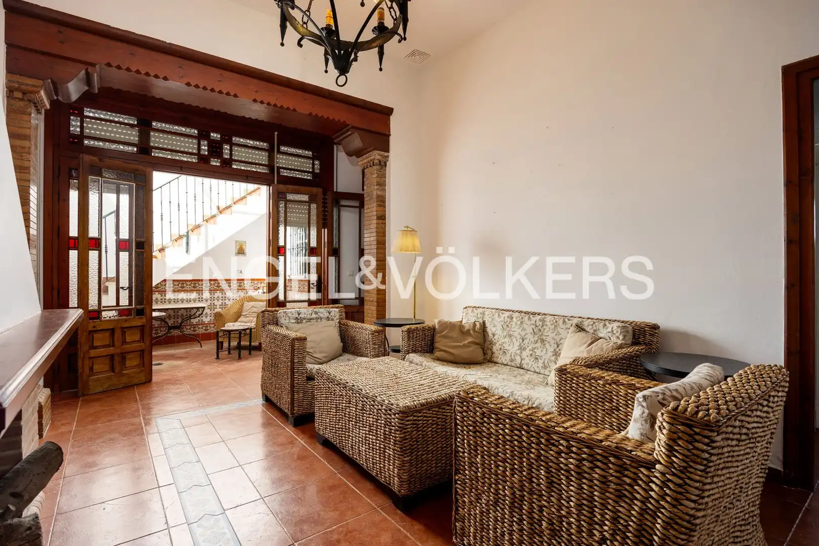 Sala d'estar de Casa o xalet en venda en Chipiona amb Aire condicionat, Calefacció i Jardí privat