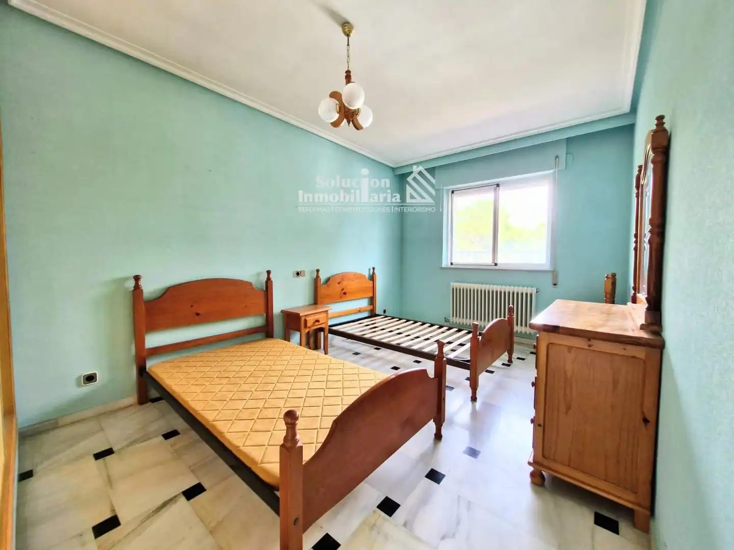 Schlafzimmer von Einfamilien-Reihenhaus zum Verkauf in Alba de Tormes mit Heizung, Abstellraum und Schwimmbad